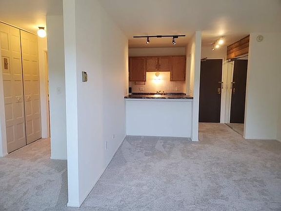 3rd image of 3 Villa Verde Dr APT 212