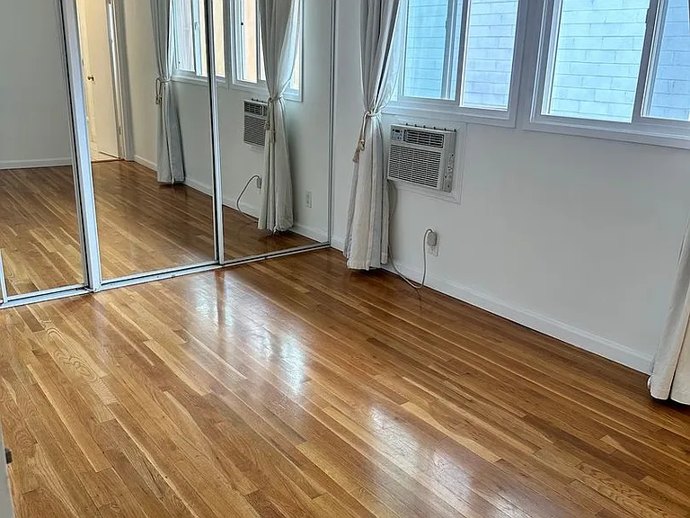 9017 Harratt St in the Heart of West Hollywood! — Photo 17