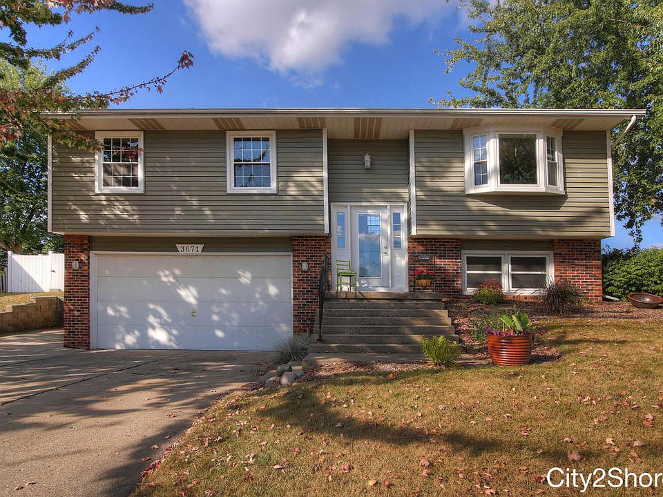 1st image of 3671 New Holland St