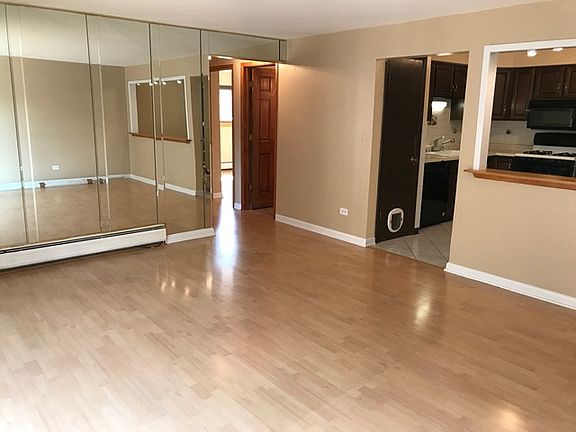 3rd image of 8427 W Bryn Mawr Ave #2SE
