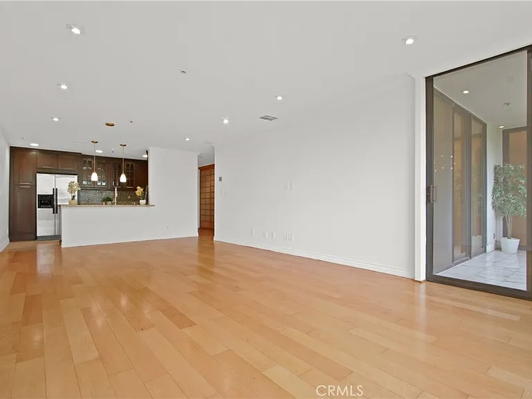 121 S Hope St #318 — Photo 7