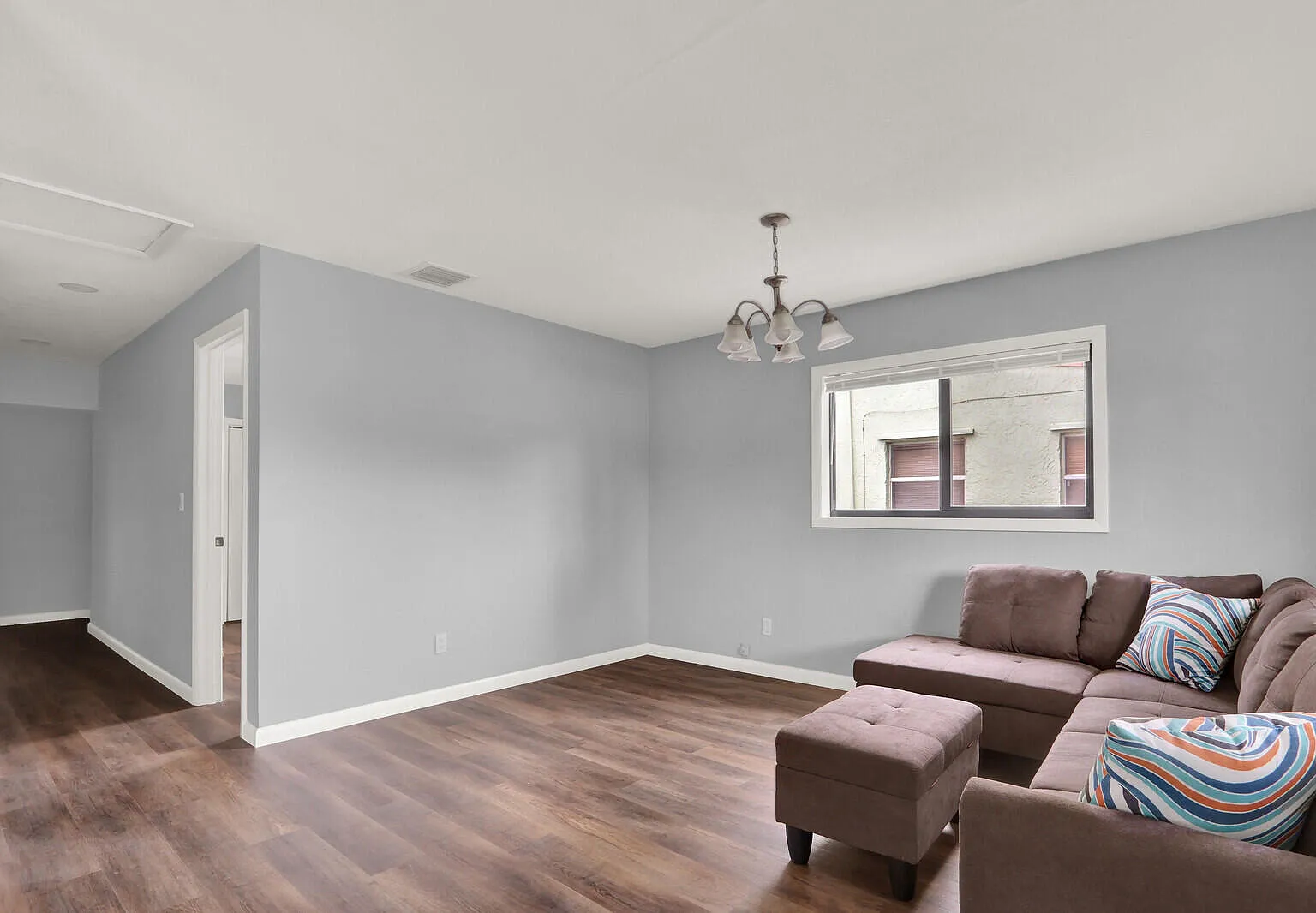 4 bed, 2.0 bath, 1768 sqft, $3,700 — Photo 4