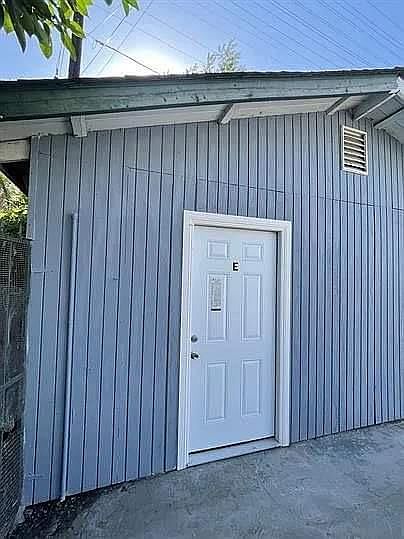 1st image of 2532 N Arrowhead Ave #1