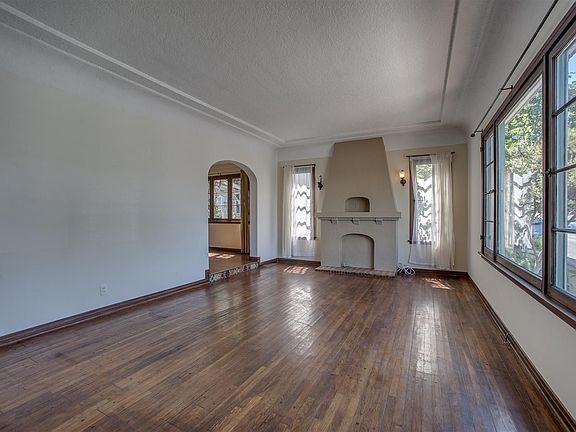 5th image of 108 Nieto Ave