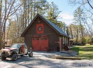 137 Cashiers Lake Rd, Cashiers, NC 28717