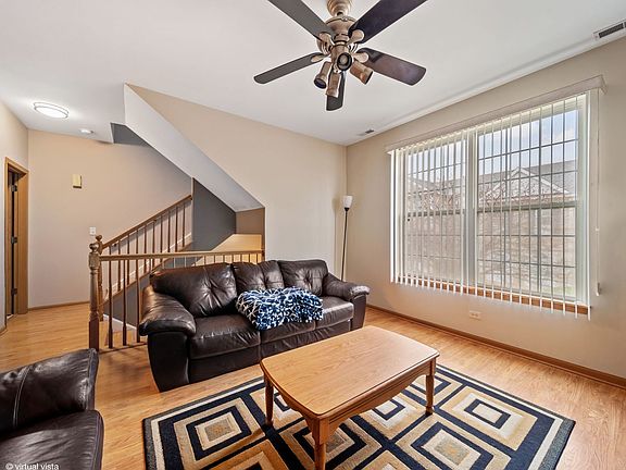 5th image of 1702 Fieldstone Dr N