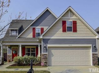 829 New Charleston Dr, Fuquay Varina, NC 27526
