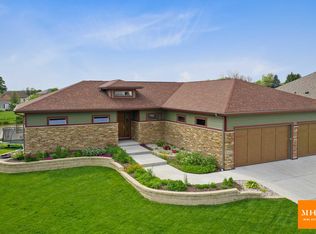 1112 N Division St, Waunakee, WI 53597