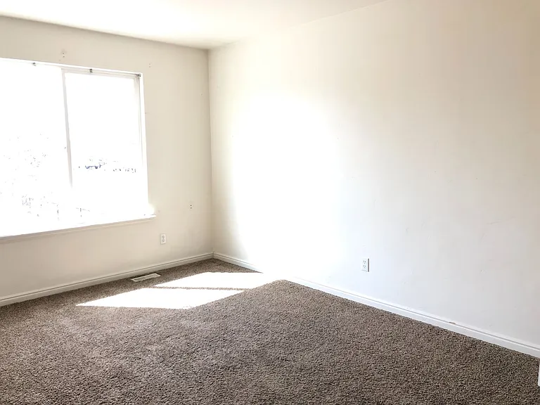 2574 W Robin Rd — Photo 10