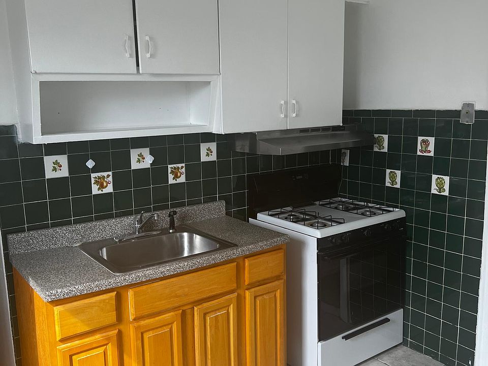 1st image of 1928 Nereid Ave Floor 1