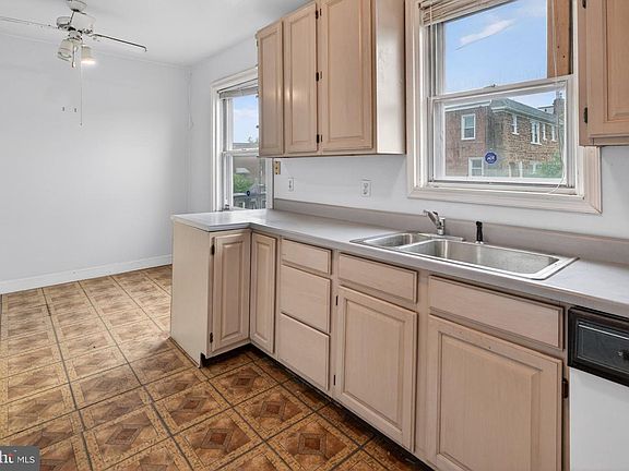 5th image of 800 Unruh Ave