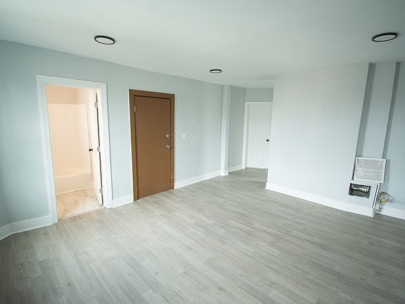 5th image of 3649 Besuden Ct #3