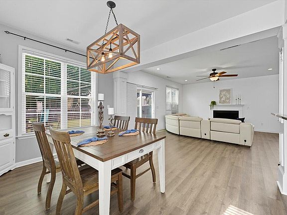 5th image of 100 Hawksbill Dr