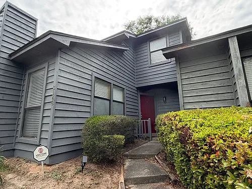 3148 Village West Dr Photo 1