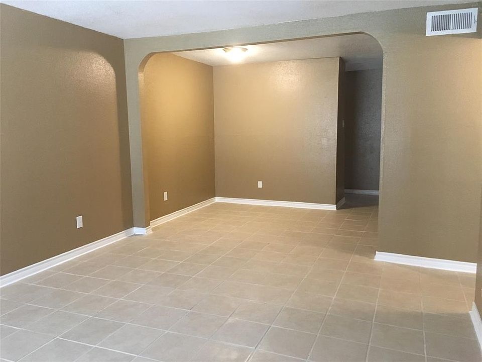 1st image of 5625 Antoine Dr #1015