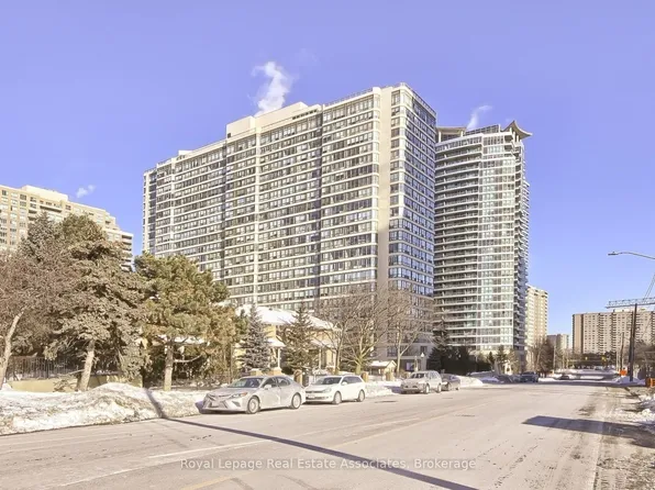 55 Elm Dr W #511, Mississauga, ON L5B 3Z3