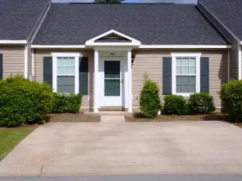 402 Long Needle Cir