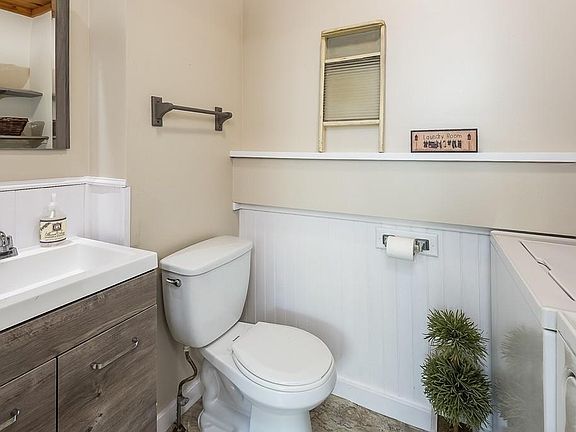 5th image of 66 E Bacon St