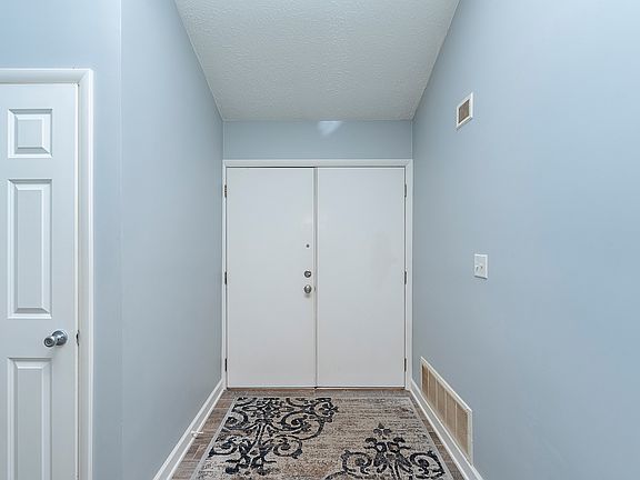 3rd image of 228 Sugarwood Ln #6