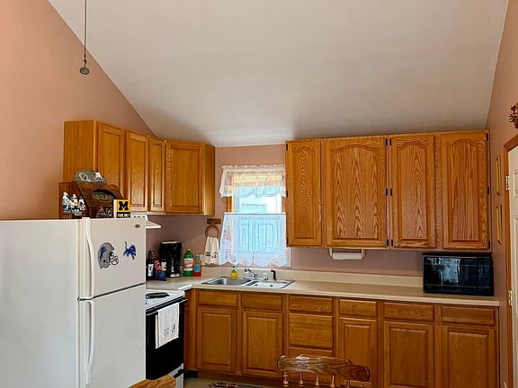 3rd image of 15823 Haag Rd SE