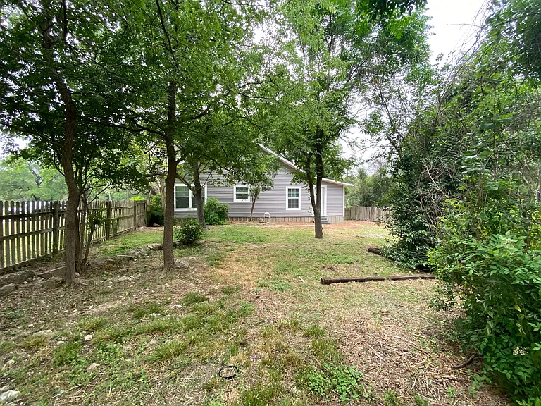 419 E Avenue M — Photo 12