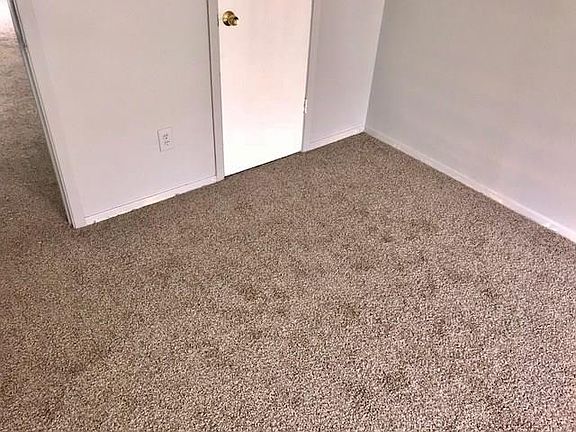 3rd image of 204 S 11th St APT 105