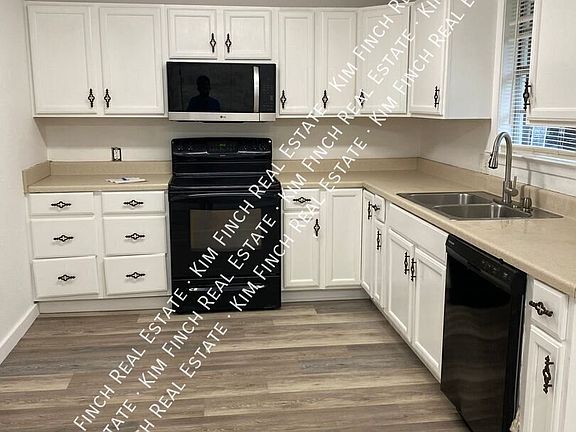 3rd image of 2134 Grant St