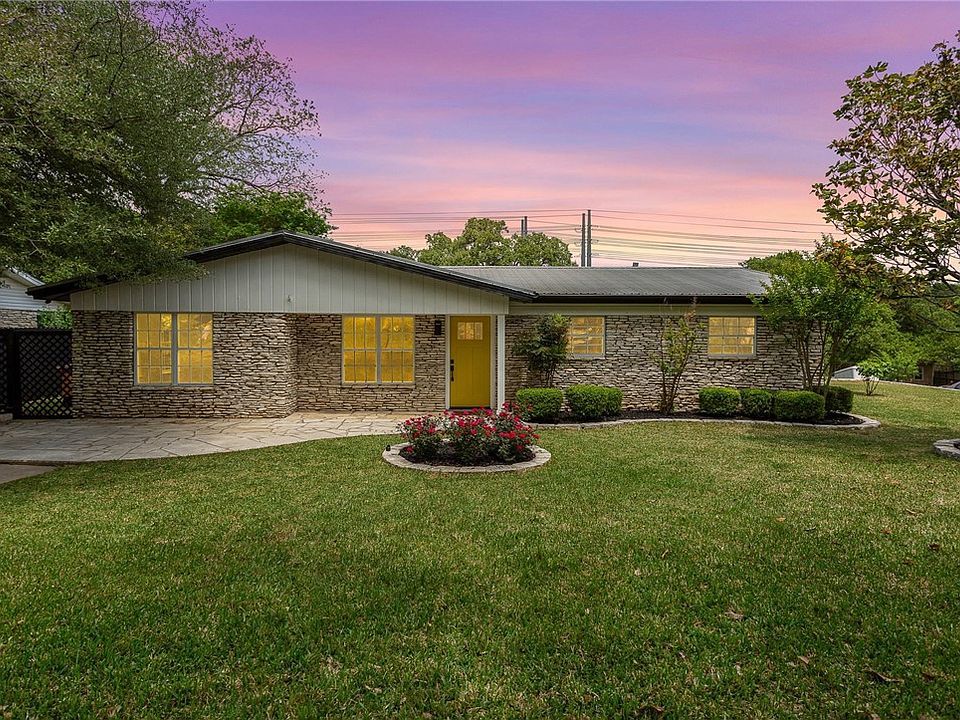 1st image of 820 Walnut Creek Dr