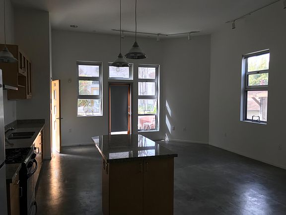 4th image of 713 N Hudson Ave APT 108