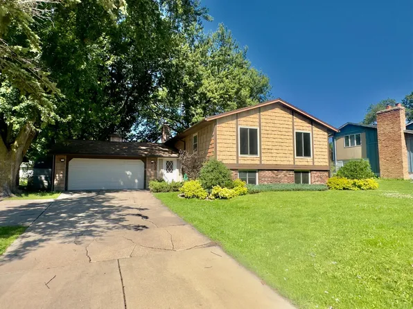 403 8th Ave NW, Kasson, MN 55944