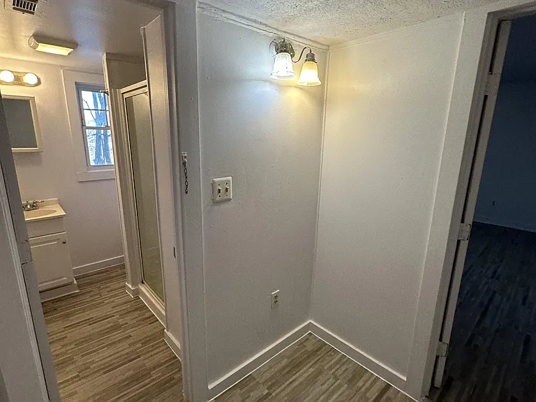 210 Derby Ave #C — Photo 7