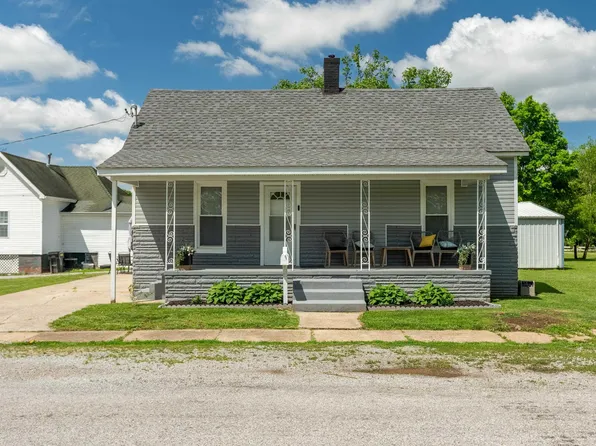 1425 S Oak St, Harrisburg, IL 62946