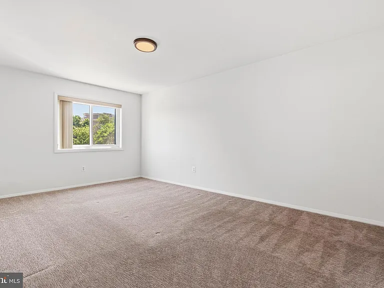 3240 S 28th St #403 — Photo 30