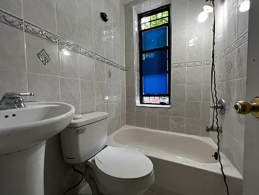 Rented by JB Mac Real Estate Inc. | media 19