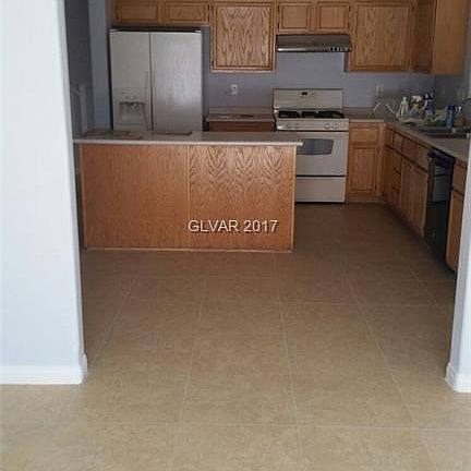 3rd image of 8231 Crown Peak Ave