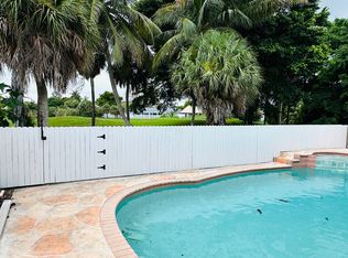 19826 W Lake Dr, Hialeah, FL 33015