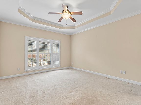 5th image of 4621 Highgrove Dr