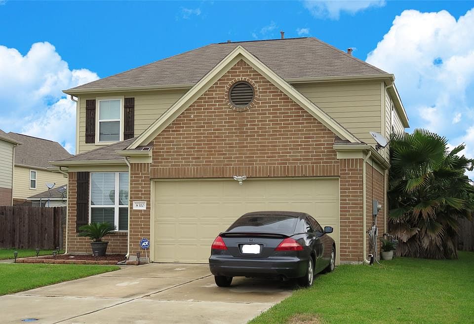 1st image of 8310 Caraway Lake Cir