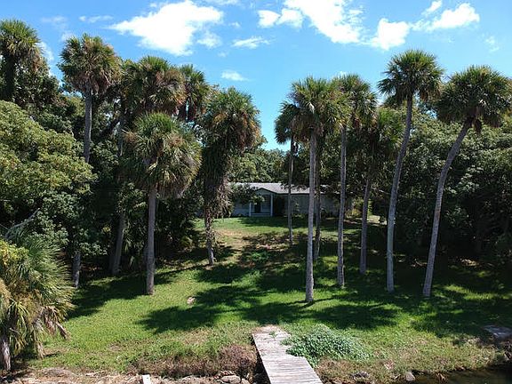 4th image of 909 N Tropical Trl