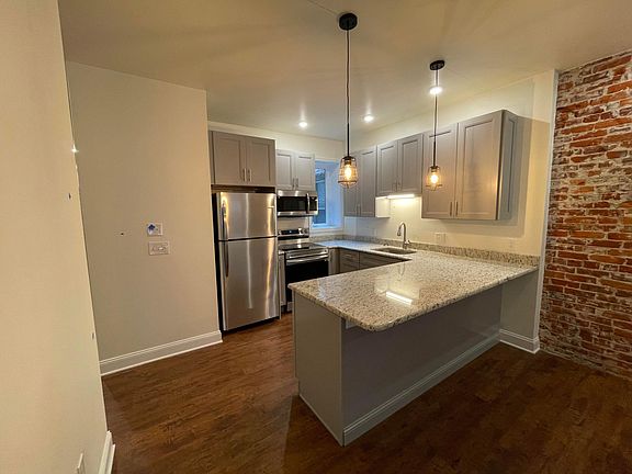 5th image of 647 S 52nd St #1