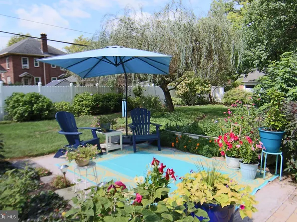 321 E Walnut St, Palmyra, PA 17078