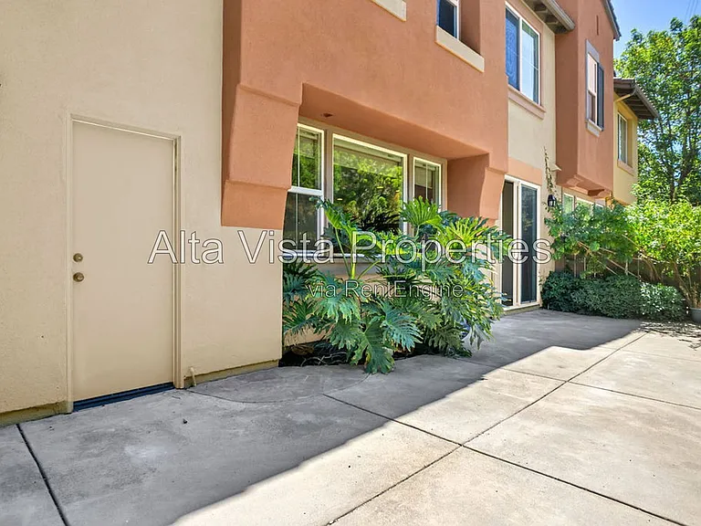 2785 Matera Ln — Photo 8