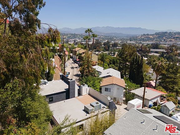 3rd image of 2441 Lake View Ave