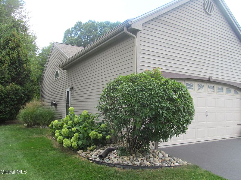 3rd image of 51 Commons Boulevard