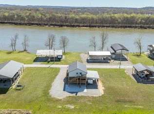 1082 Wc Pickett, Clifton, TN 38425