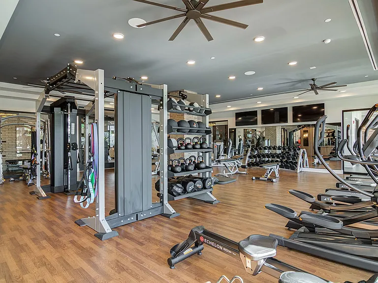 The Tomlin Luxury Apartments — Photo 7