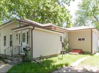 181 15th Ave SW, Cedar Rapids, IA 52404