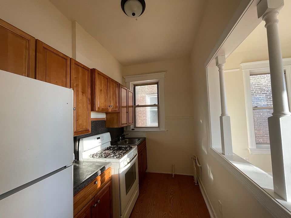 1st image of 96 W 33rd St #41E