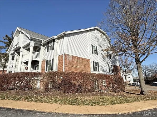 4333 Arrow Tree Dr APT L, Saint Louis, MO 63128