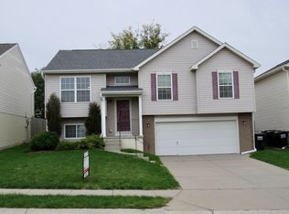 19621 W St, Omaha, NE 68135